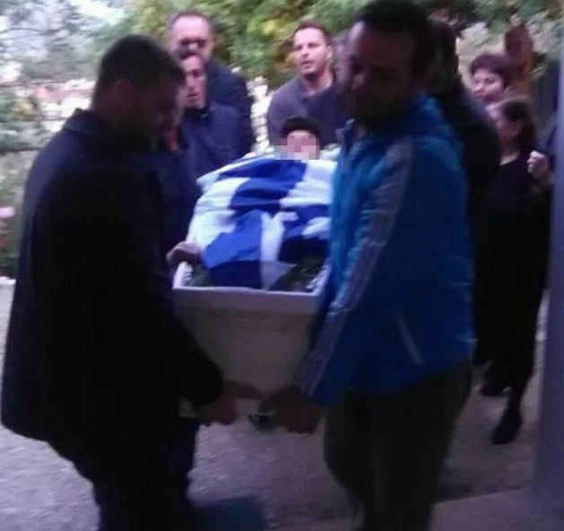 Με ηπειρώτικο μοιρολόι το «αντίο» στον ήρωα Κώστα Κατσίφα (βίντεο)